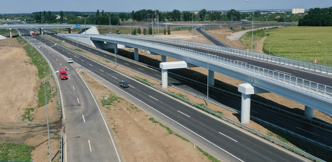 В Украине хотят построить 6 платных дорог: уже известны цены за проезд