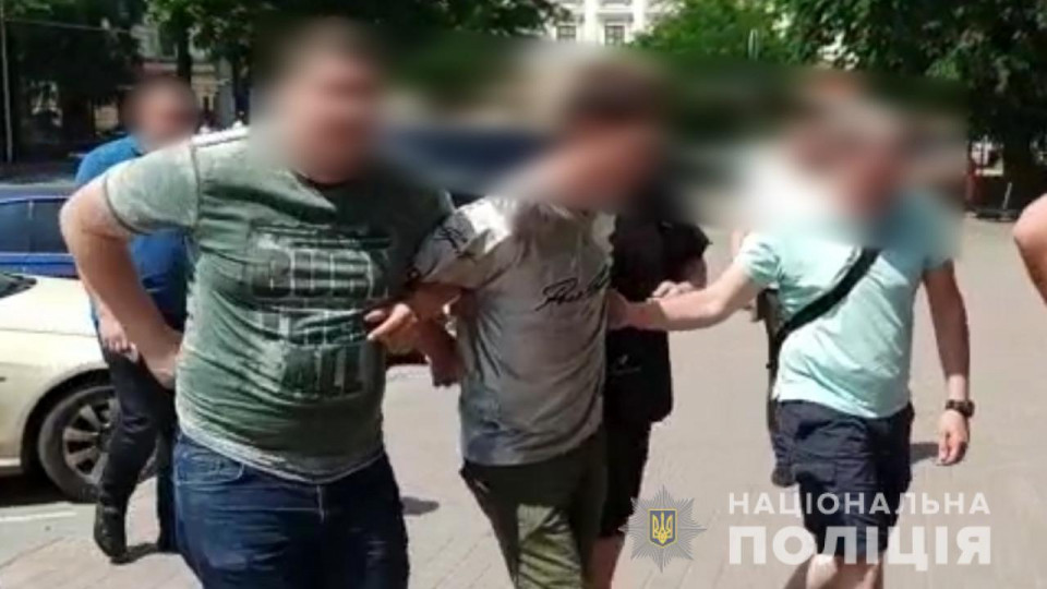 В Одессе поймали мужчину, который сбежал из зала суда: фото и видео