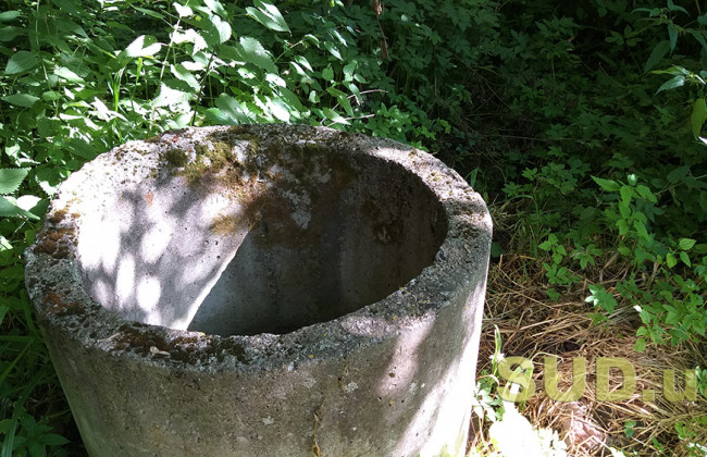 Под Киевом мужчина провалился в колодец