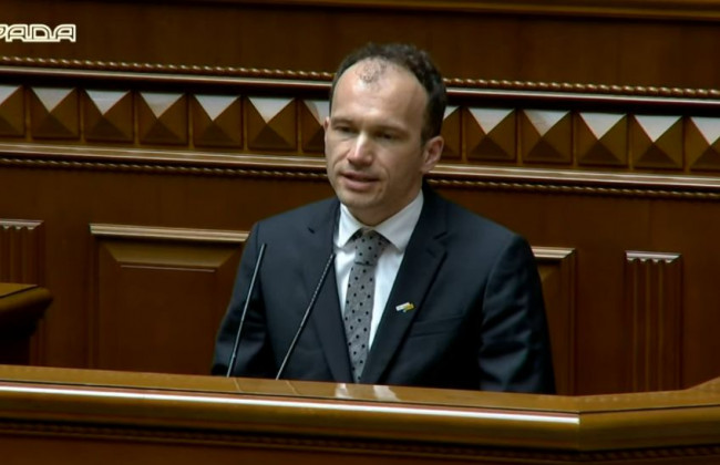 Рада приняла закон об ответственности за ложь в декларациях с предложениями Зеленского