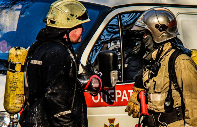 В Киеве вспыхнула квартира в многоэтажке