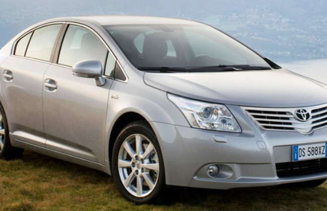 Топ-3 недорогих японских б/у седанов