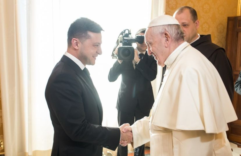 Зеленский пригласил Папу Франциска посетить Украину
