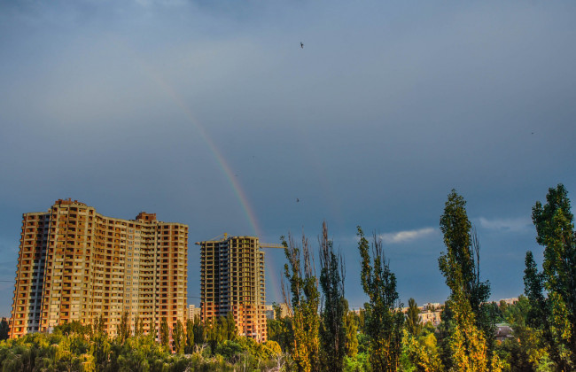 Киевляне наблюдали огромную радугу, раскинувшуюся на полнеба