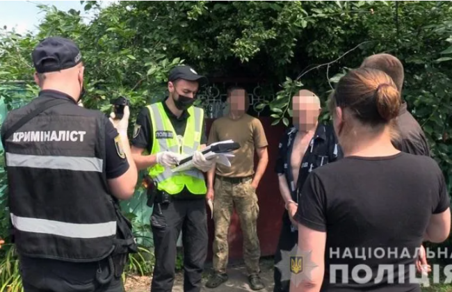 В Киеве пенсионер зарезал знакомого, который помогал ему по хозяйству