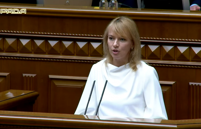 Елена Шуляк: «Органы местного самоуправления смогут без суда заходить на объекты и сносить их», Рада одобрила проект
