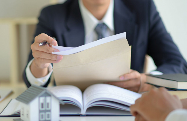 За яких умов суд визнає договори недійсними