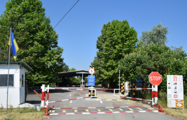 Угорщина на місяць закриває два пункти пропуску на кордоні з Україною