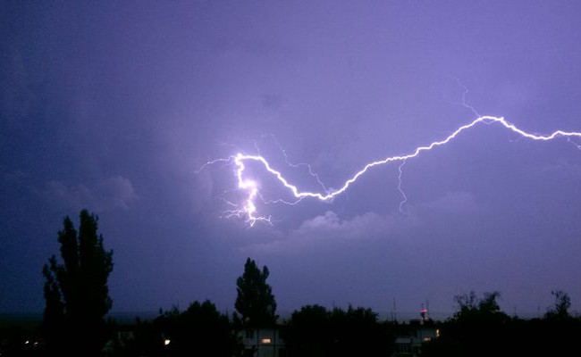 В Україні через негоду знеструмлено 302 населених пункти