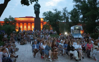 У столичному парку Шевченка відкрили безкоштовний кінотеатр: графік сеансів