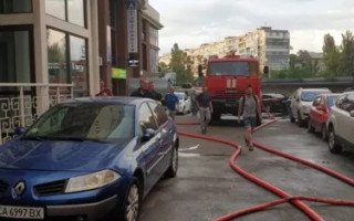 Серьезный пожар в Киеве: горело здание супермаркета