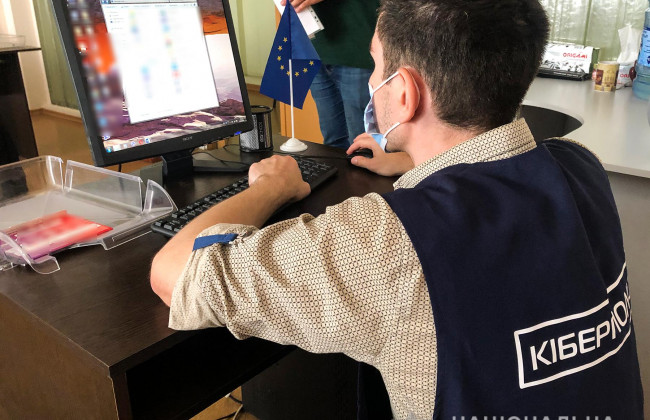 Крали деньги с банковских карт: в Николаеве полиция разоблачила мошеннический call-центр