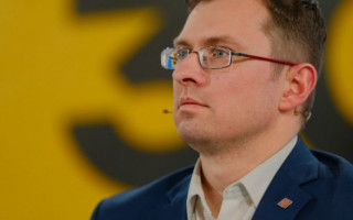 Украина может начать производство собственной вакцины не ранее чем через год, – Кузин