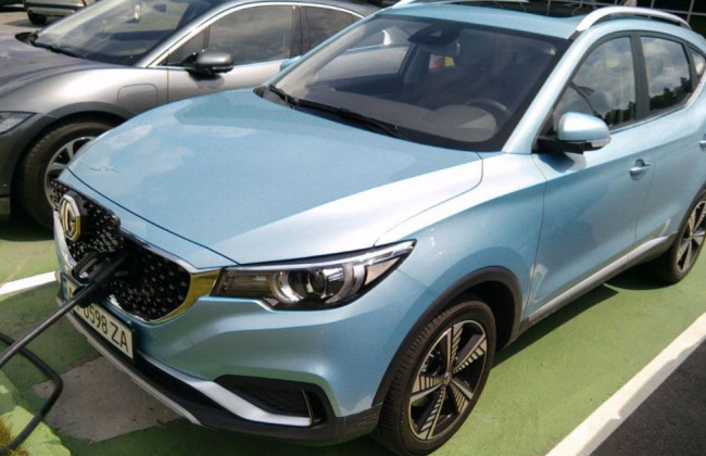 В Украине заметили стильный британский электрокроссовер, фото