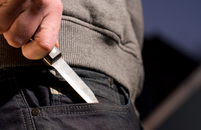 В Киеве бездомному крестом откололи часть головы и бросили умирать на кладбище