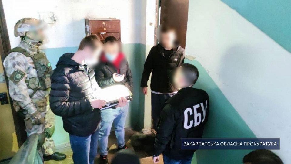 Розпалювання міжнаціональної ворожнечі: завершено досудове розслідування щодо розклеювачів провокативних листівок