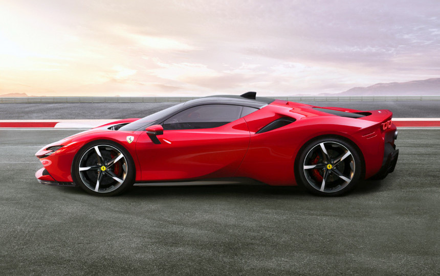 В Киеве заметили суперкар Ferrari за 17 миллионов: видео