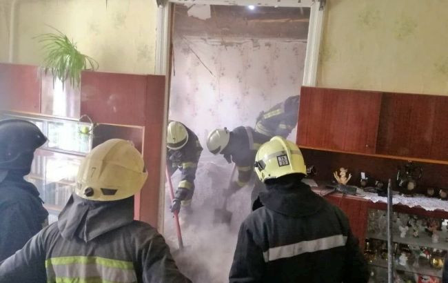 В Одессе обрушилось перекрытие в доме: под завалами нашли тело мужчины