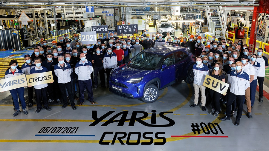 Toyota начала выпускать в Европе новую компактную модель Yaris Cross