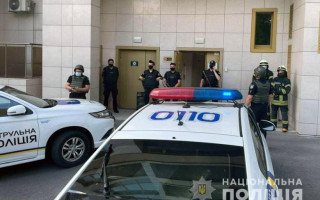 Стрелок закрылся в квартире: появились новые подробности стрельбы в Киеве