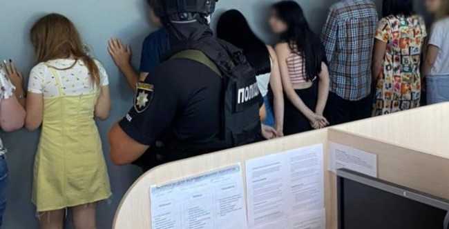 Чинили тиск в інтересах колекторів: зловмисники заарештовані