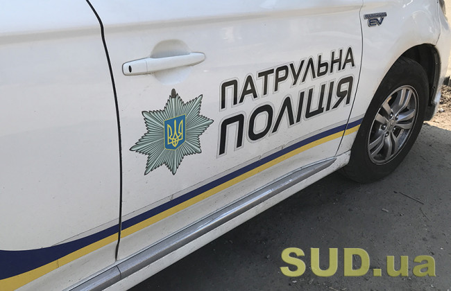 Сама бросалась на машину: в Киеве авто наехало на женщину на тротуаре