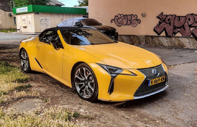 В Украине заметили новейший кабриолет Lexus на еврономерах