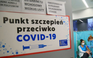 130 доларів за вакцинацію: у Польщі пішли на несподіваний крок