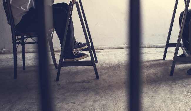 Захисникам дозволять без обмеження часу і кількості мати побачення з особами, що потребують захисту