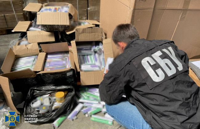 Постачання продукції «Apple» в Україну: СБУ заблокувала канали контрабанди