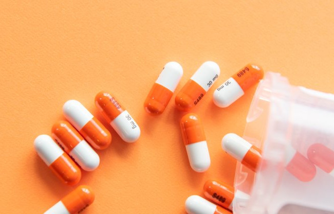 В Україні заборонили продаж ліків дітям