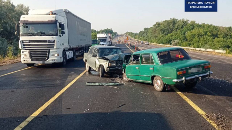 На Київщині в результаті ДТП постраждали троє людей