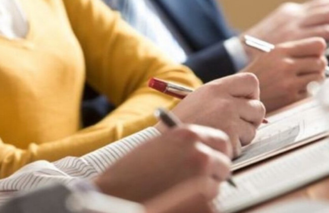 Складання іспитів державними службовцями на знання української мови під загрозою