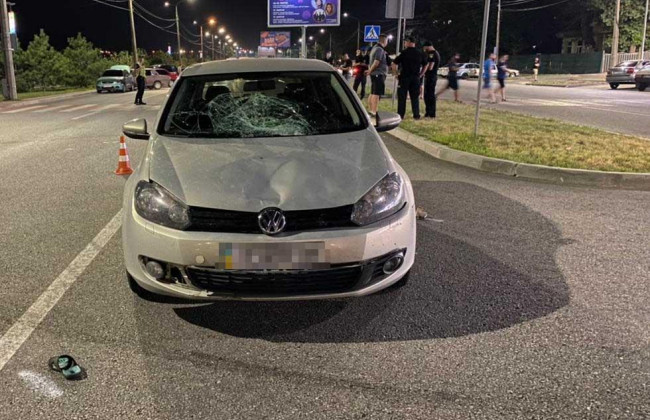 В Запоріжжі водій наїхав на жінку з дитиною