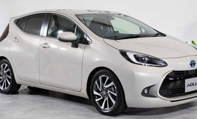 Презентовали самый дешевый гибрид Toyota по цене Duster, фото