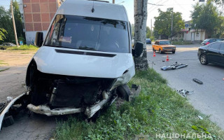 У Запоріжжі іномарка зіштовхнулась із маршруткою: 13 постраждалих