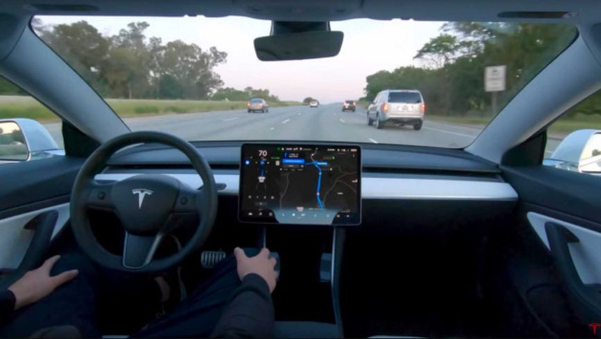 Tesla отвезет водителя куда угодно за 199 долларов в месяц