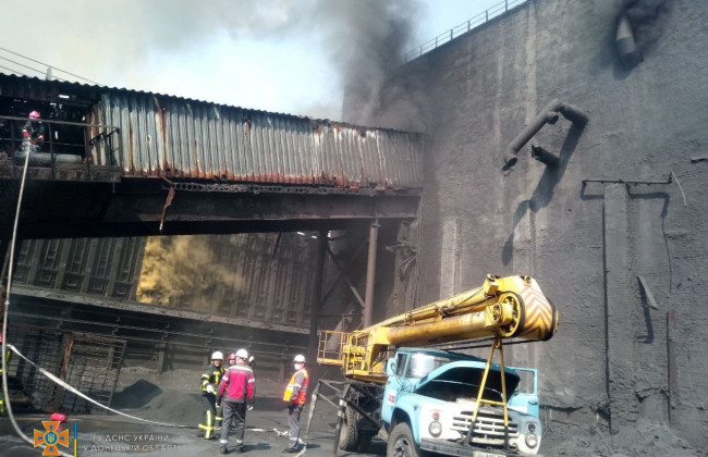В Авдіївці сталася пожежа на коксохімічному заводі: є деталі
