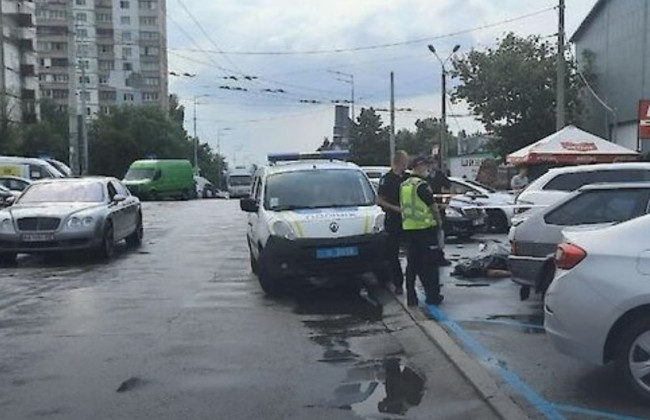 Трагедия в Киеве: на парковке внезапно умер мужчина
