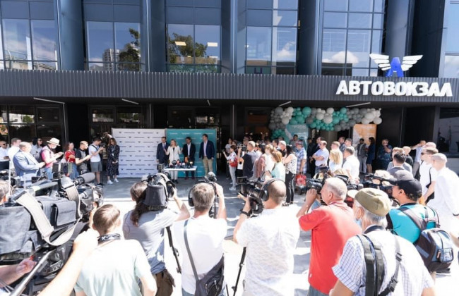 Кирилл Тимошенко заявил, что киевский автовокзал превратился в «транспортный хаб»