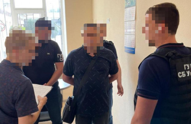 Колишнього та діючого співробітників СБУ викрили на співпраці зі спецслужбами РФ