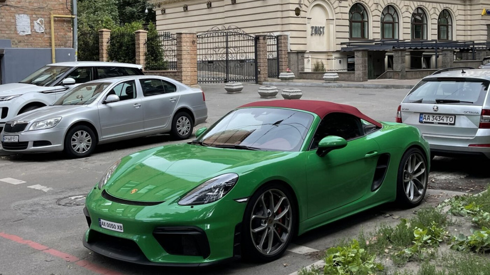 В Киеве засветился элитный Porsche 718 Spyder за 3 миллиона: фото