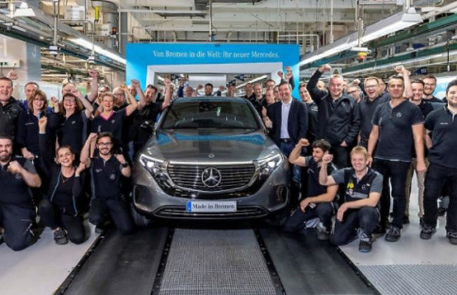 Mercedes пожертвует сотрудниками ради гонки за Tesla