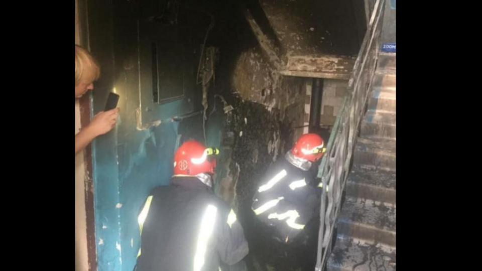 В Киеве вспыхнуло административное здание