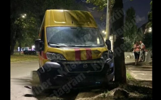 Серьезное ДТП в Киеве: автомобиль электросетей ДТЭК протаранил несколько машин, видео