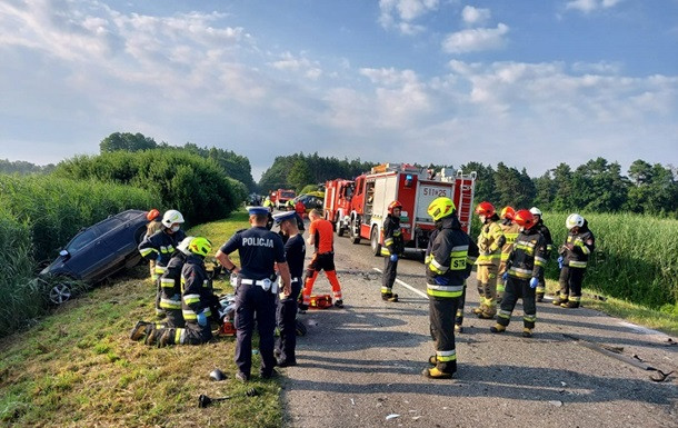 В Польше в результате аварии перевернулся автобус с украинцами