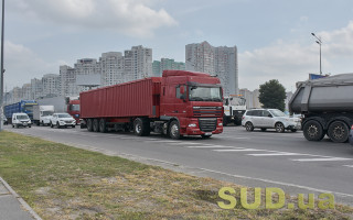 Грузовикам запретили въезд в Киев из-за сильной жары