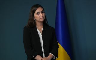 Почему бы коллеге не почитать на досуге: Мендель отправит Пескову свою книгу мемуаров, видео