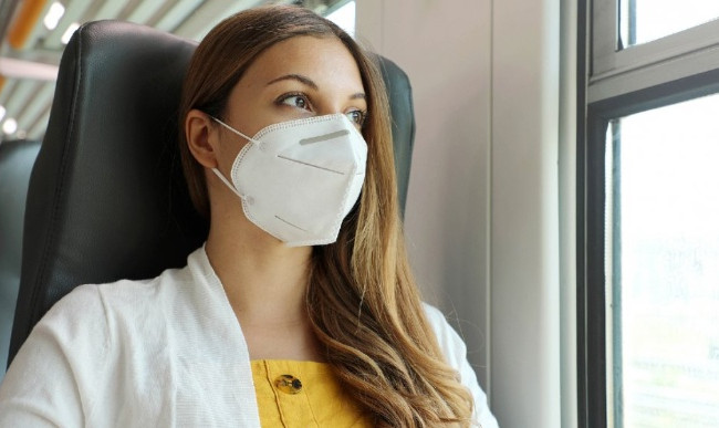 Суд Чехии отменил обязанность носить маски в помещениях