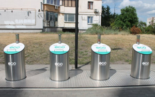 В столице появились подземные мусорные баки на пульте